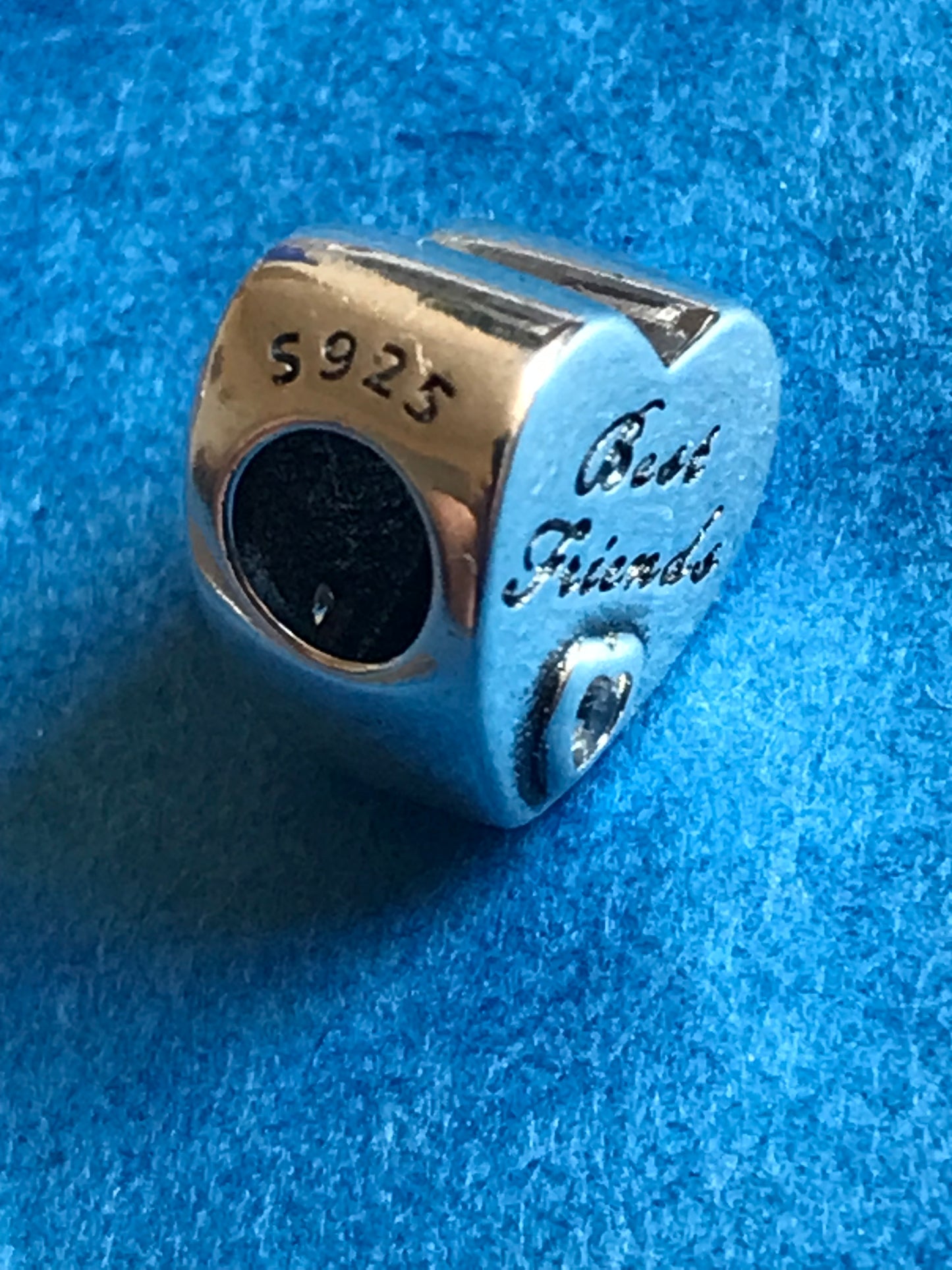 Silver heart-shaped charm with engraved text on a blue background best friends for charm bracelet 925 silver
