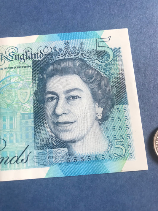 Genuine Queen Elizabeth very low serial number £5 note rare Collectable five pound note AA01 062726