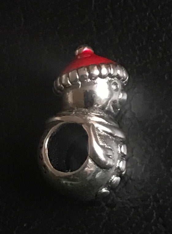 High Quality Snowman Charm Hallmarked S925 Sterling Silver comes in a cute velvet pouch FREE Postage fast dispatch Fits: Popular European Charm Bracelets Christmas
